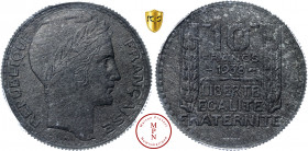 Troisième République (1870-1940), 10 Francs, Turin, Essai en zinc, 1938, Paris, Av. REPUBLIQUE FRANCAISE, Tête laurée et coiffée d'un bonnet phrygien ...
