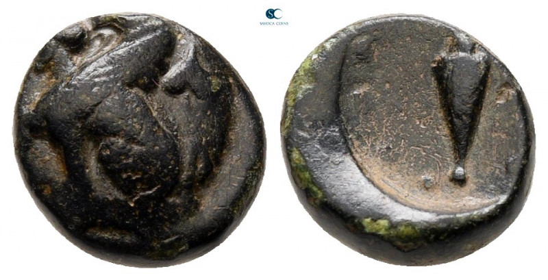 Islands off Ionia. Chios circa 190-88 BC. 
Bronze Æ

10 mm, 1,45 g



ver...