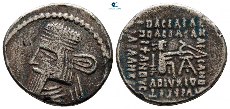 Kings of Parthia. Ekbatana. Pakoros I AD 78-120. 
Drachm AR

17 mm, 3,19 g
...