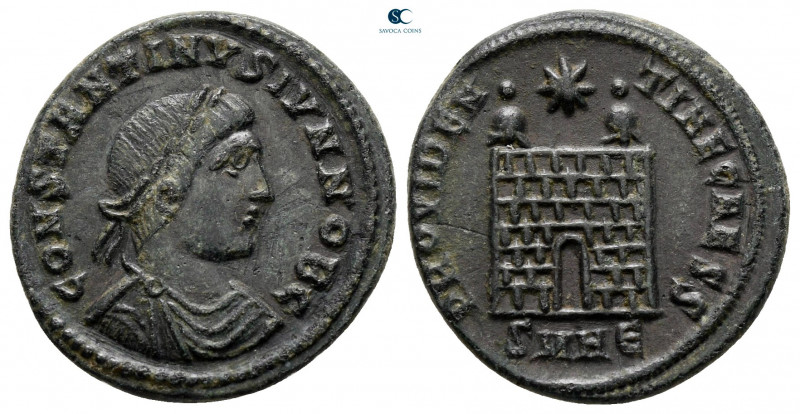 Constantine II, as Caesar AD 317-337. Heraclea
Follis Æ

19 mm, 3,27 g


...