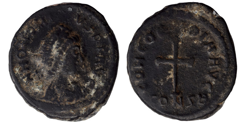 Honorius, 393-423. Nummus (bronze, 1.12 g, 13 mm), Constantinople, struck 404/6....