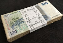 ZIMBABWE Bundle (100 Notes) $100 Dollars 2007 VF XF AU
Stock Photo, No paper Band but packaged in protective plastic