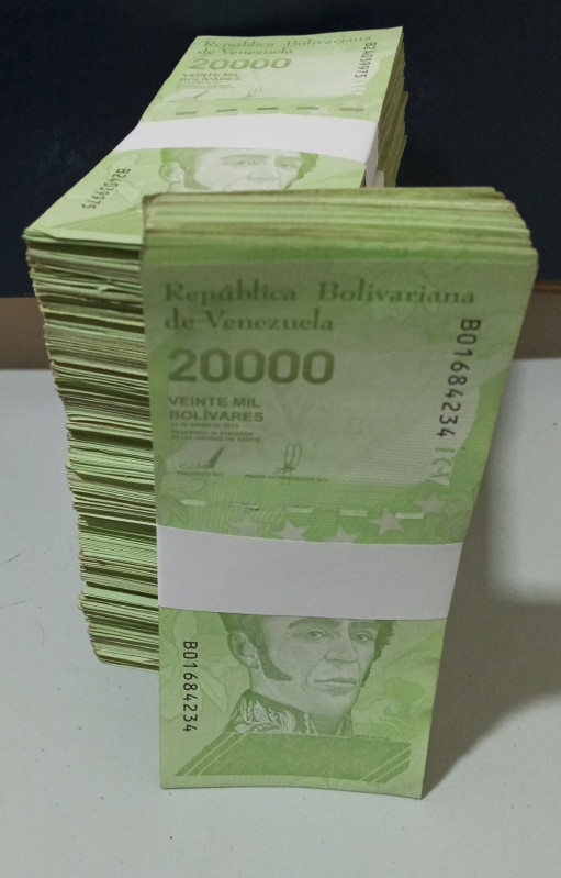 VENEZUELA BRICK (1000 Notes) 20.000 BsS 2019 VF XF Rare
Stock Photo, serial num...