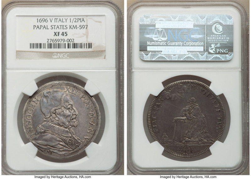 Papal States. Innocent XII 1/2 Piastra Anno V (1696) XF45 NGC, Rome mint, KM597,...