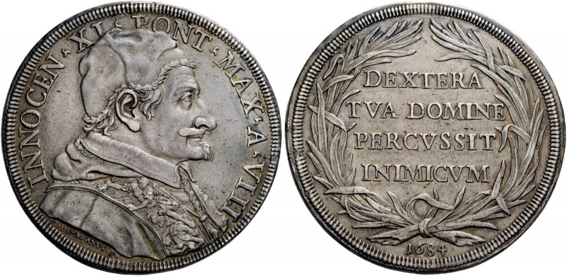 Roma. (§) Piastra anno VIII/1684, AR 31,69 g. INNOCEN XI PONT MAX A VIII Busto a...