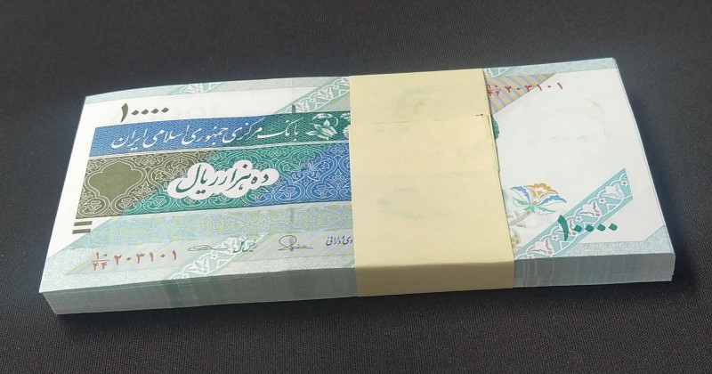 Iran, 10.000 Rials, 1992, UNC, p146i, BUNDLE
(Total 100 consecutive banknotes)...
