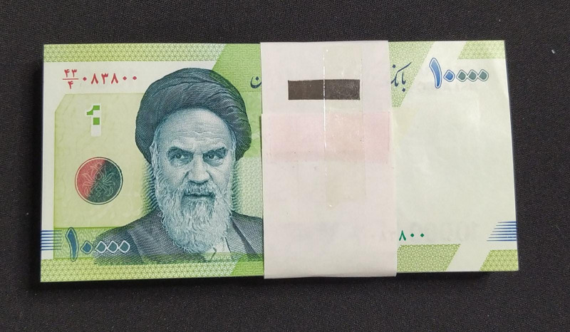 Iran, 10.000 Rials, 2017, UNC, p159, BUNDLE
(Total 100 consecutive banknotes)
...