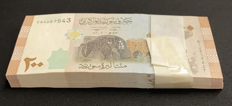 Syria, 200 Pounds, 2009, UNC, p114, BUNDLE
(Total 100 consecutive banknotes)
E...