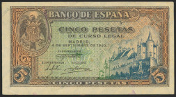 5 Pesetas. 4 de Septiembre de 1940. Serie B. (Edifil 2021: 443a). Conserva gran parte del apresto original. EBC+.