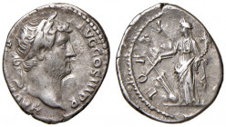 Adriano (117-138) Denario - Testa a d. - R/ La Fortuna stante - RIC 244 AG (g 3,09)
qBB