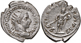 Gordiano III (238-244) Antoniniano (Antiochia) Busto radiato a d. - R/ L’imperatore stante a d. - RIC 216 MI (g 4,27)
qSPL