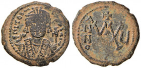BISANZIO Maurizio Tiberio (578-582) Mezzo follis A. Y (Antiochia) Busto coronato di fronte - R/ Valore - Sear 534 AE (g 5,55)
BB