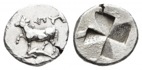 THRACE. Byzantion. Siglos (Circa 340-320 BC).
Obv: 'ΠΥ.
Bull standing left on dolphin left.
Rev: Stippled quadripartite incuse square.
SNG BM Blac...