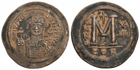 JUSTINIAN I (527-565). Follis. Constantinople. Dated RY 13 (539/40). Obv: D N IVSTINIANVS P P AVG. Helmeted and cuirassed bust facing, holding globus ...