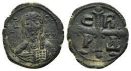ROMANUS IV DIOGENES (1068-1071). Follis. Constantinople.
Obv: IC - XC / NI - KA.
Facing bust of Christ Pantokrator.
Rev: C - R / P - Δ.
Cross, wit...