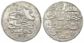 OTTOMAN EMPIRE. Abdul Hamid I (AH 1187-1203 / AD 1774-1789). Zolota. Konstantiniye (Constantinople). Dated Year 1187 (AD 1774).
Obv: Toughra with flo...