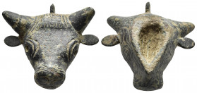 Greek - Roman Bull's Head Finial. 1nd-3rd century AD.
A bronze model bull's or calf's head with splayed horns/ears.
.
Weight : 63.03 gr
Diameter :...