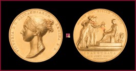 Great Britain, Victoria I (1837-1901), GOLD medal, 1838, 31,56 g Au, 37 mm, opus: B. Pistrucci, Coronation 1838, bust left/Victoria being presented a ...