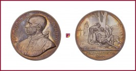 Vatican, Pius XII (1939-1958), silver medal, 1945, 38,97 g Ag, 44 mm, opus: A. Mistruzzi, End of World War II, bust left/Samaritan helps to a needy on...