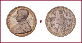 Vatican, Pius XII (1939-1958), silver medal, 1947/48, 37,58 g Ag, 44 mm, opus: A. Mistruzzi, Canonization of New Saints, bust left/dove and effigies o...