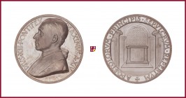 Vatican, Pius XII (1939-1958), silver medal, 1952, 37,65 g Ag, 44 mm, opus: A. Mistruzzi, Saint Peter’s tomb reconstruction, bust left/ Saint Peter’s ...
