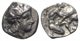 Southern Apulia, Tarentum, c. 380-325 BC. AR Diobol (10mm, 1.03g, 6h). Head of Athena r., wearing crested helmet decorated with hippocamp. R/ Herakles...