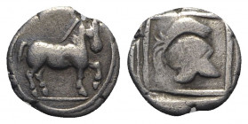 Kings of Macedon, Perdikkas II (451-413 BC). AR Light Tetrobol (13mm, 1.83g, 6h), c. 446/5-438/7. Horse walking r. R/ Crested helmet r. in double line...