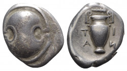 Boeotia, Thebes, c. 395-338 BC. AR Stater (22mm, 11.94g). Anti-, magistrate. Boeotian shield. R/ Amphora; club to r. above, A-N (retrograde) across lo...