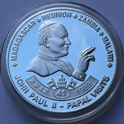 NIUE. Elizabeth II. Half Dollar 2007. Giovanni Paolo II viaggio in Madagascar, R...