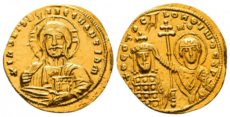 JOHN I TZIMISCES (969-976 AD). AV Solidus, Constantinopolis.
Obv. +IhSXISReX Re...