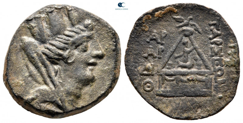 Cilicia. Anazarbos circa 164-27 BC. 
Bronze Æ

21 mm, 5,65 g

Turreted, vei...