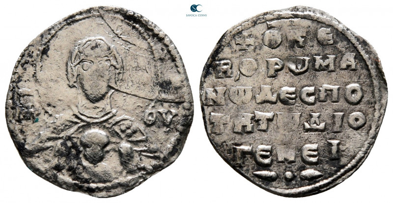 Michael VII Ducas AD 1071-1078. Constantinople
2/3 Miliaresion AR

18 mm, 0,9...