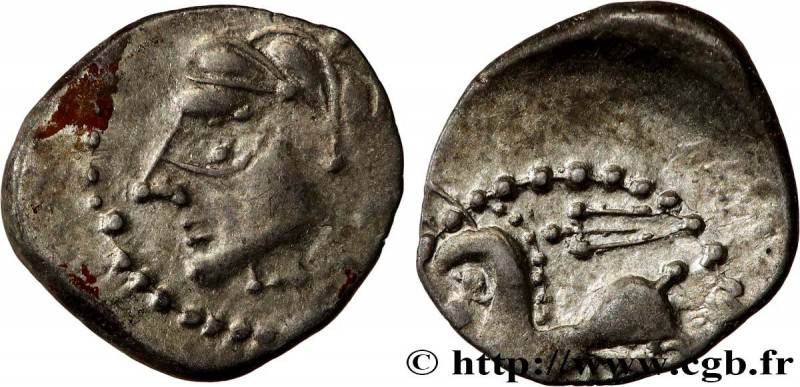 GALLIA - BITURIGES CUBI (Area of Bourges)
Type : Denier au glaive et au pentagra...