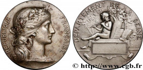 III REPUBLIC
Type : Médaille, Département de la Seine, Musique 
Date : n.d. 
Metal : silver plated bronze 
Diameter : 50  mm
Weight : 69,44  g.
Edge :...