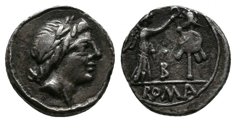 Anonymous. AR Quinarius 1,83gr (81 BC). Rome. Uncertain mint. Av.: Laureate head...
