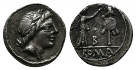 Anonymous. AR Quinarius 1,83gr (81 BC). Rome. Uncertain mint. Av.: Laureate head of Apollo right. Rv.: ROMA. Victory standing right, crowning trophy; ...