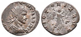CLAUDIUS II GOTHICUS, 268-270 AD. Æ Antoninianus 2,58gr. Rome. Radiate, draped and cuirassed bust / Victory standing holding wreath and palm. RIC.107