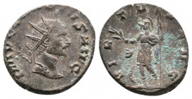 CLAUDIUS II GOTHICUS (268-270). Antoninianus 3,72gr. Rome. Obv: IMP C CLAVDIVS AVG. Radiate and cuirassed bust right. Rev: VIRTVS AVG. Virtus standing...