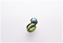 Roman bronze ring with blue stone 1,29gr 14mm