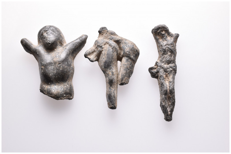 Lot of 3 bronze pieces 14th-17th cent.
