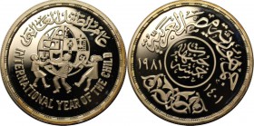Weltmünzen und Medaillen, Ägypten / Egypt. Jahr des Kindes. 5 Pounds 1981, Silber. 0.71OZ. KM 533. Polierte Platte, Patina. Kl.Flecken.