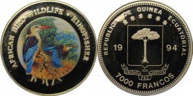 Weltmünzen und Medaillen, Äquatorial Guinea / Equatorial Guinea. American Bird Wildlife Eisvogel. 7000 Francos 1994, Silber. 0.65 OZ. KM 98. Polierte ...