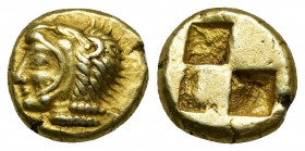 (Gold/Elecrtum. 2.56g.12mm) IONIA. Erythrai. EL Hekte (Circa 550-500 BC)
Head of Herakles left, wearing lion skin.
Rev: Quadripartite incuse square....