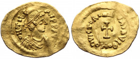 (Gold. 1.45g 19mm) Maurice Tiberius AV Tremissis. Constantinople, AD 583-602. 
D N TIЬЄRI P P AVI, pearl-diademed, draped and cuirassed bust to right...
