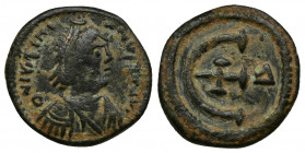 JUSTINIANUS I (527-565) AE17 Pentanummium (Bronze, 2.40g, 17mm) Cyzicus, 561-565.
Rev: C with cross and, Δ in field. 
Sear -, cf. 243-244. DOC – cf....