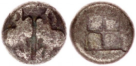 Lesbos. Mytilene 500-450 BC.Obol AR.
Lesbos. Mytilene 500-450 BC.Obol AR.
(9mm., 1,05g.)
Two confronted boar heads, above Î›Î• / Incuse square punch.
...
