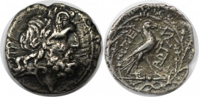 Griechische Münzen, EPIRUS. KOINON VON EPIRUS. Drachme (4,32 g). ca. 232-168 v. Chr. Vs.: Zeuskopf mit Lorbeerkranz, in den Feldern Monogramme. Rs.: Α...
