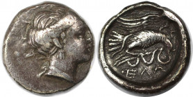 Griechische Münzen, EUBÖA. CHALKIS. Drachme (3,48 g). 338-308 v. Chr. Vs.: Kopf der Nymphe Chalkis mit Ohrring n. r. Rs.: Adler n. r. fliegend, in sei...