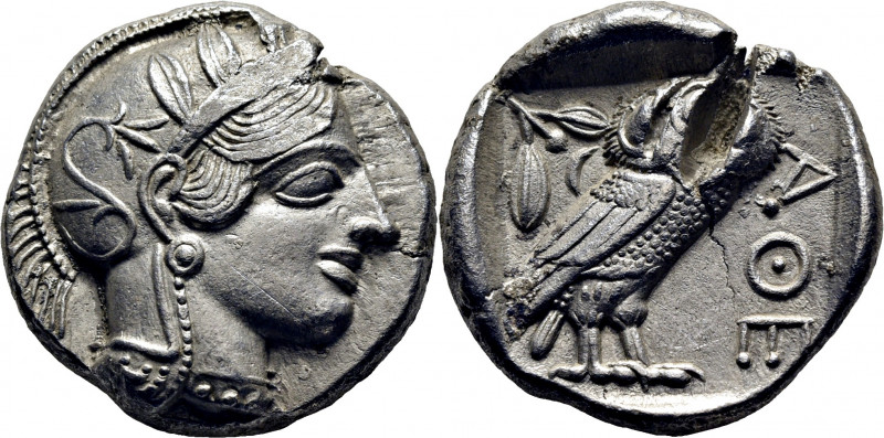 ATICA-ATENAS. Tetradracma ático. 480-407 a.C. Cabeza de Atenas a derecha con cas...
