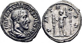 Maximino I. Denario. Tono. Acuñación centrada. Buen retrato